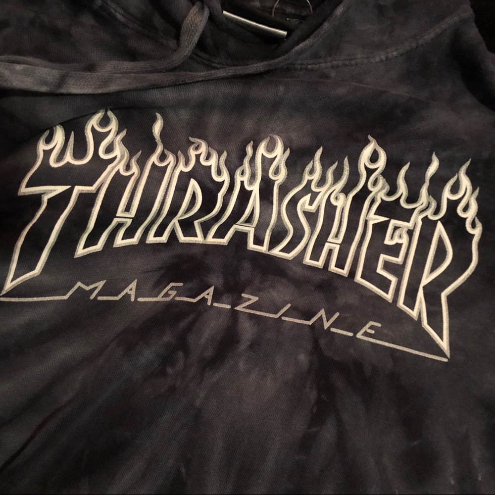 comfy small thrasher hoodie fits a size mediuem